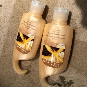 A set of 2 Avon vanilla shower gel